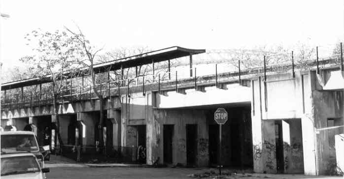 Potential elevated light rail line in Staten Island, circa 1990s. Photo: W. Fields